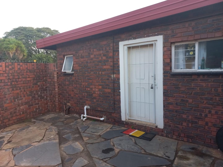 5 Bedroom Property for Sale in Lyttelton Manor Gauteng
