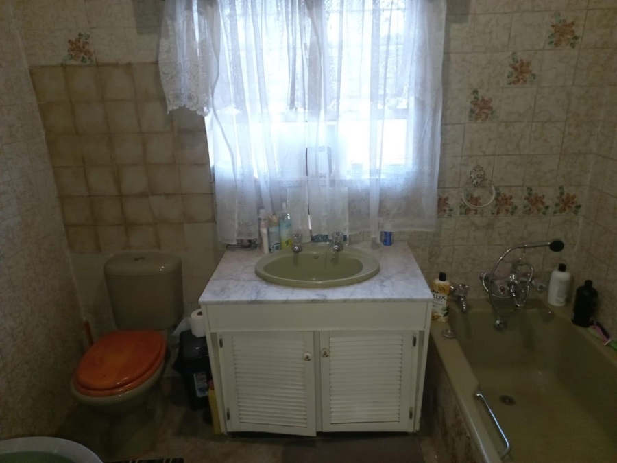 5 Bedroom Property for Sale in Lyttelton Manor Gauteng