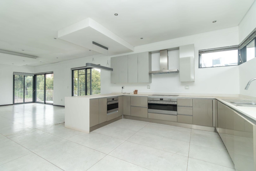 To Let 3 Bedroom Property for Rent in Parkmore Gauteng