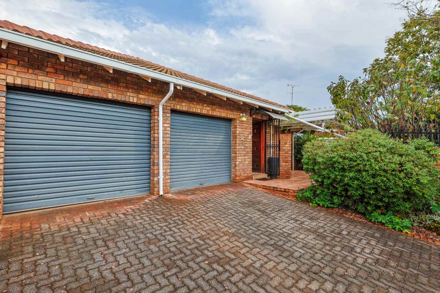 3 Bedroom Property for Sale in Die Wilgers Gauteng