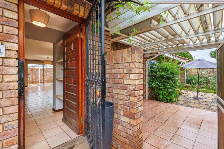 3 Bedroom Property for Sale in Die Wilgers Gauteng