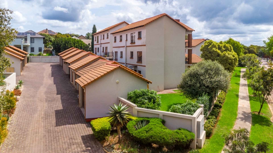 2 Bedroom Property for Sale in Country View Estate Gauteng