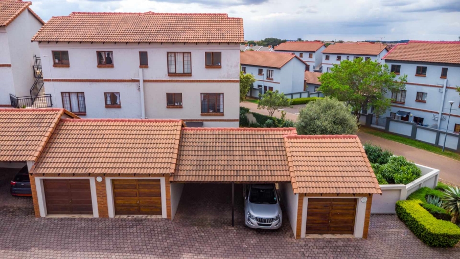 2 Bedroom Property for Sale in Country View Estate Gauteng