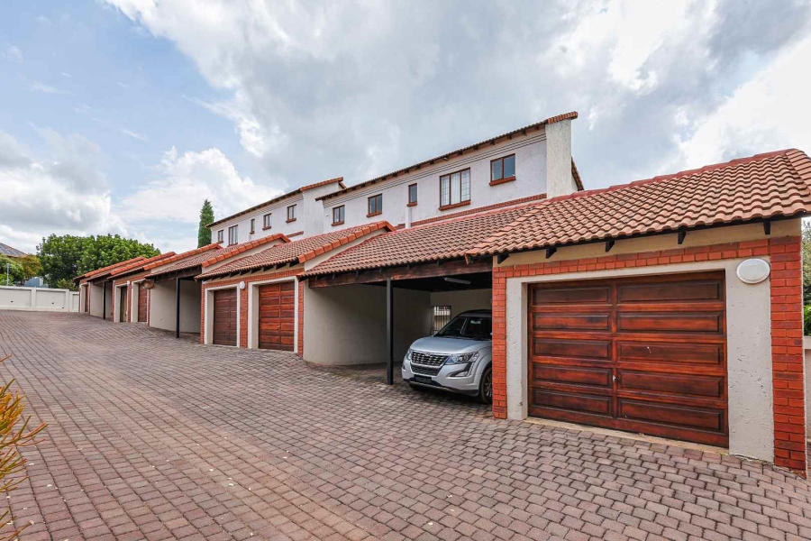 2 Bedroom Property for Sale in Country View Estate Gauteng