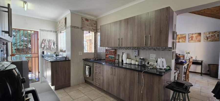 To Let 3 Bedroom Property for Rent in Faerie Glen Gauteng
