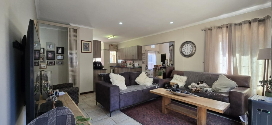 To Let 3 Bedroom Property for Rent in Faerie Glen Gauteng