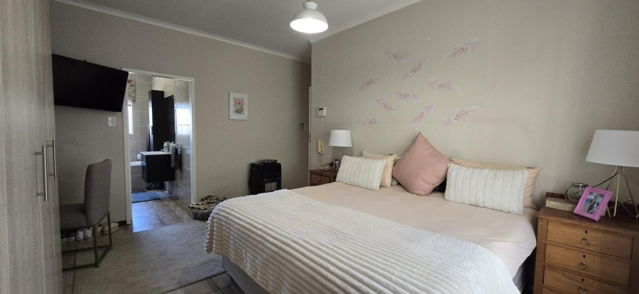 To Let 3 Bedroom Property for Rent in Faerie Glen Gauteng