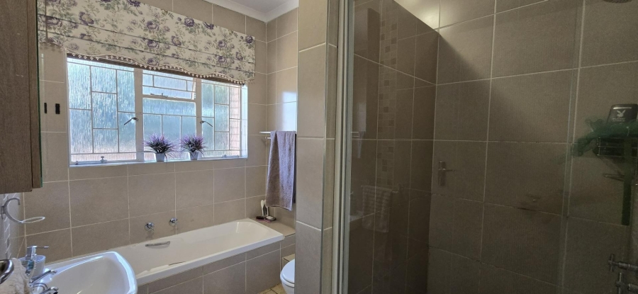 To Let 3 Bedroom Property for Rent in Faerie Glen Gauteng