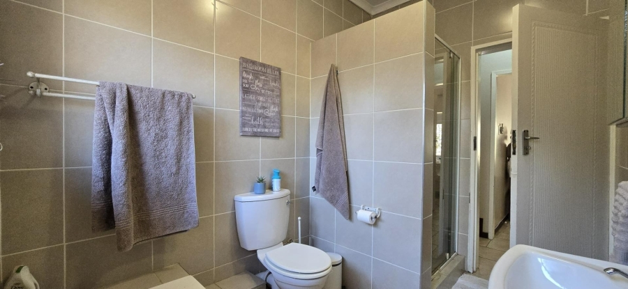 To Let 3 Bedroom Property for Rent in Faerie Glen Gauteng