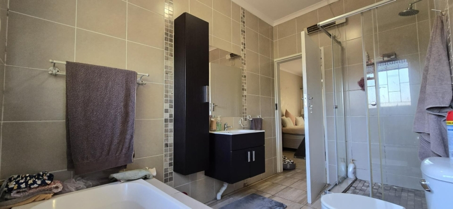 To Let 3 Bedroom Property for Rent in Faerie Glen Gauteng