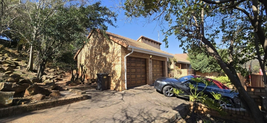 To Let 3 Bedroom Property for Rent in Faerie Glen Gauteng