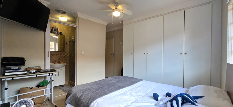 3 Bedroom Property for Sale in The Wilds Gauteng