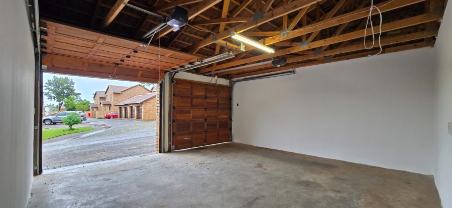 2 Bedroom Property for Sale in The Wilds Gauteng