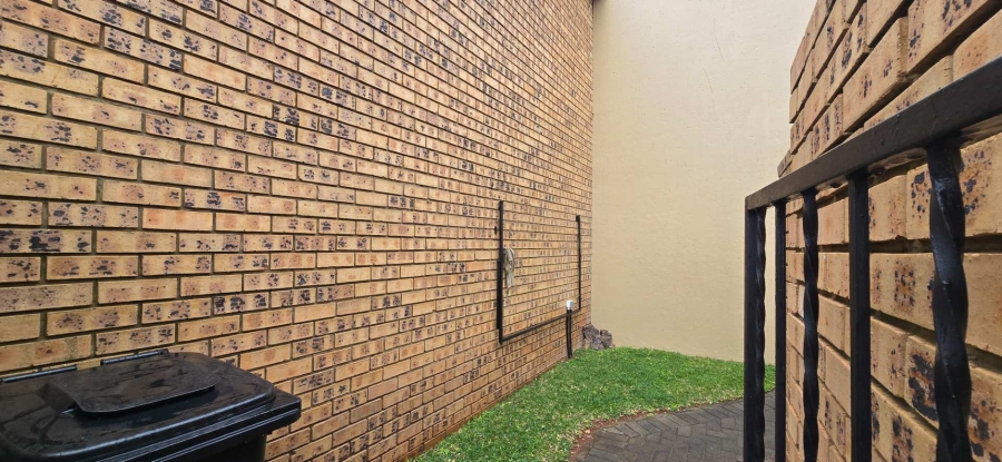 2 Bedroom Property for Sale in The Wilds Gauteng