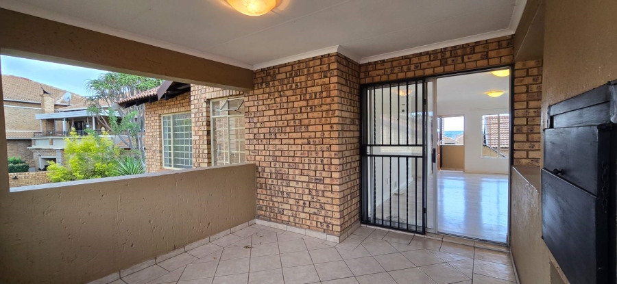 2 Bedroom Property for Sale in The Wilds Gauteng