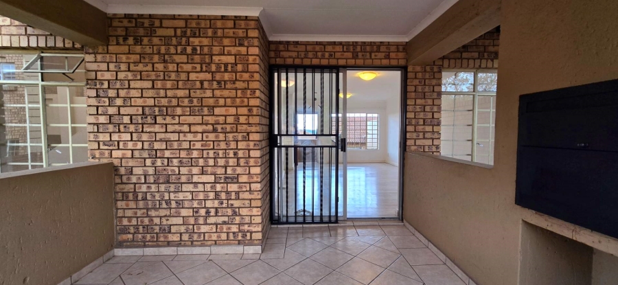 2 Bedroom Property for Sale in The Wilds Gauteng