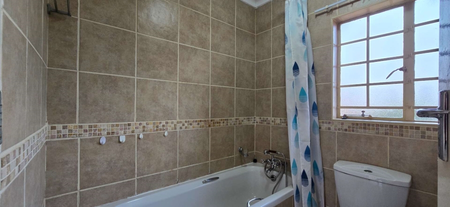 2 Bedroom Property for Sale in The Wilds Gauteng