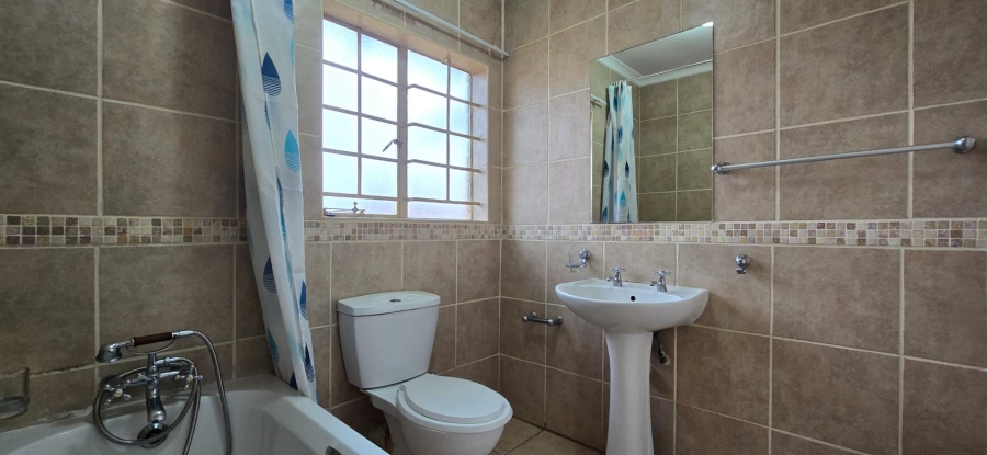 2 Bedroom Property for Sale in The Wilds Gauteng