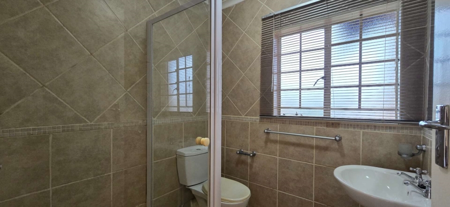 2 Bedroom Property for Sale in The Wilds Gauteng