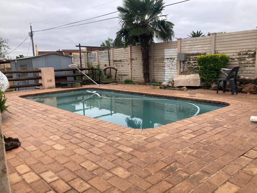 To Let 4 Bedroom Property for Rent in Witpoortjie Gauteng