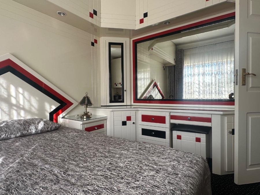 4 Bedroom Property for Sale in Erasmia Gauteng