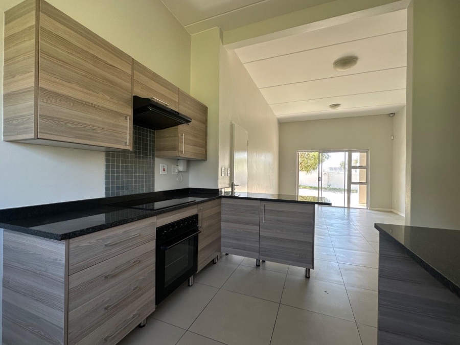 2 Bedroom Property for Sale in Blue Hills Gauteng