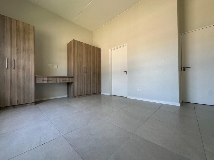 2 Bedroom Property for Sale in Blue Hills Gauteng