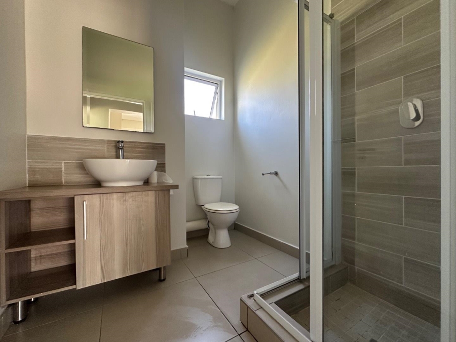 2 Bedroom Property for Sale in Blue Hills Gauteng