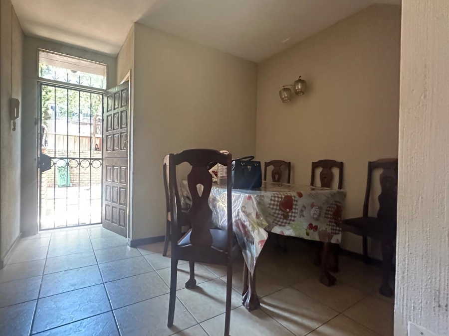 2 Bedroom Property for Sale in Muckleneuk Gauteng