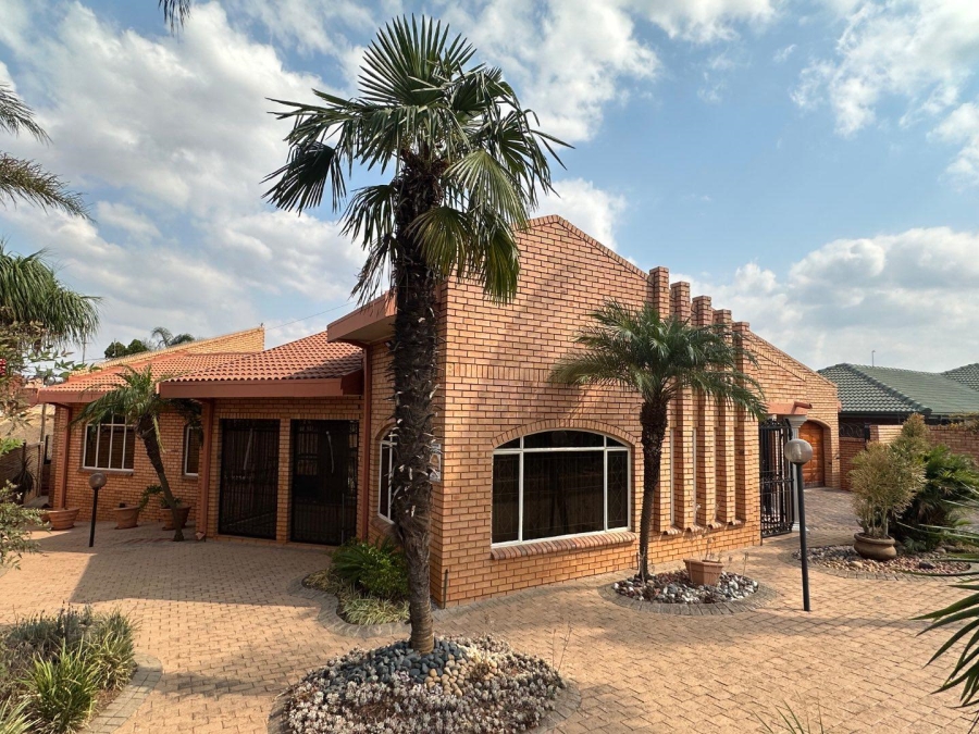 3 Bedroom Property for Sale in Laudium Gauteng