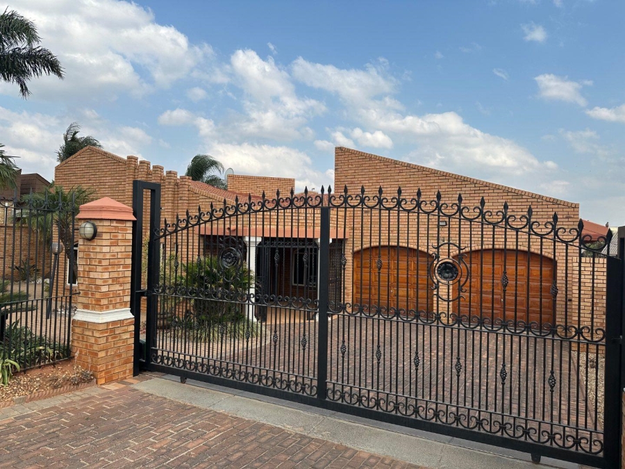 3 Bedroom Property for Sale in Laudium Gauteng