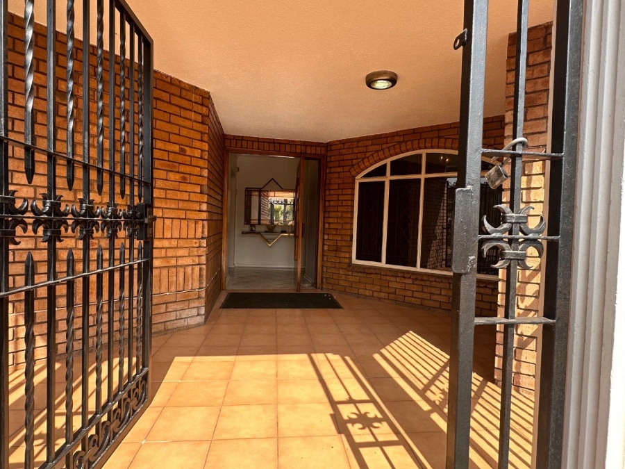 3 Bedroom Property for Sale in Laudium Gauteng