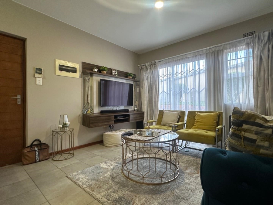 2 Bedroom Property for Sale in Kosmosdal Gauteng