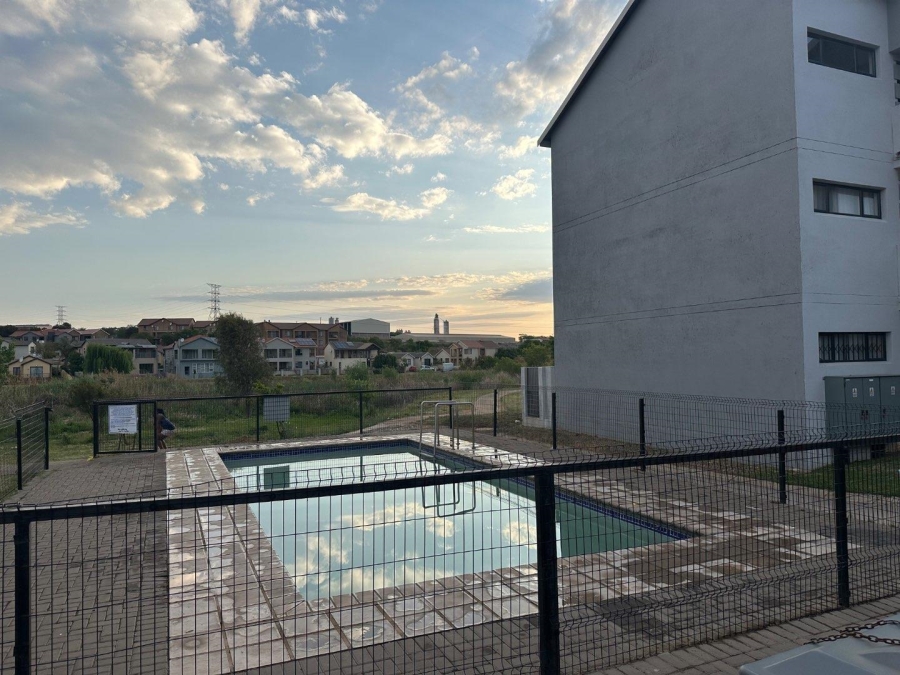 2 Bedroom Property for Sale in Kosmosdal Gauteng