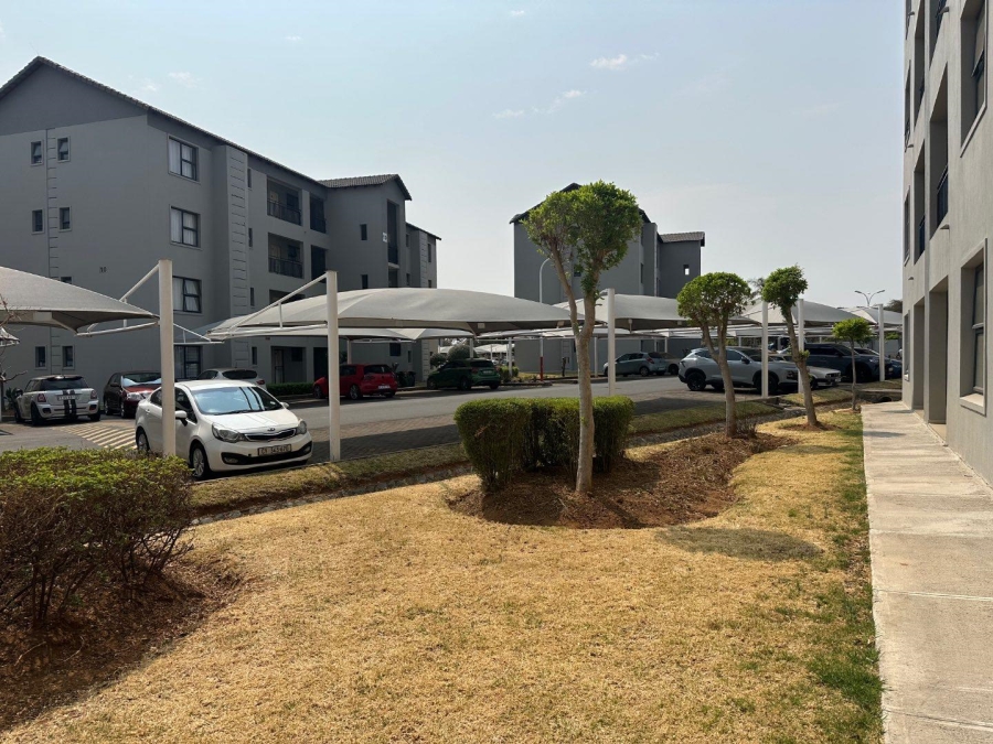 2 Bedroom Property for Sale in Erand Gardens Gauteng