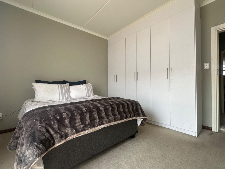 2 Bedroom Property for Sale in Erand Gardens Gauteng