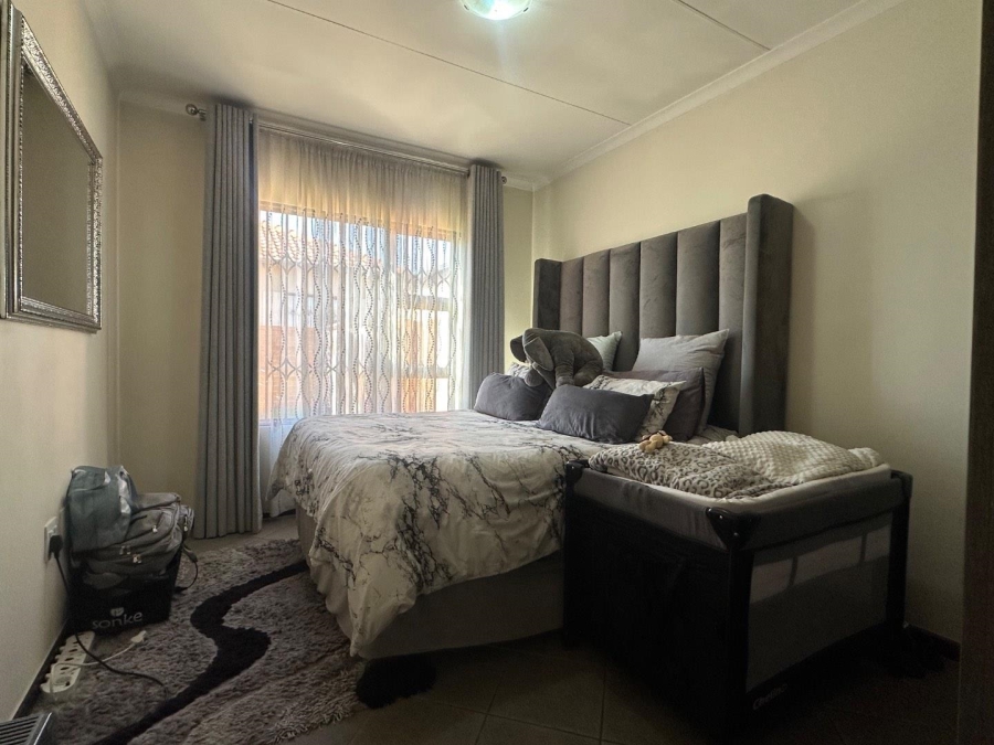 2 Bedroom Property for Sale in The Reeds Gauteng