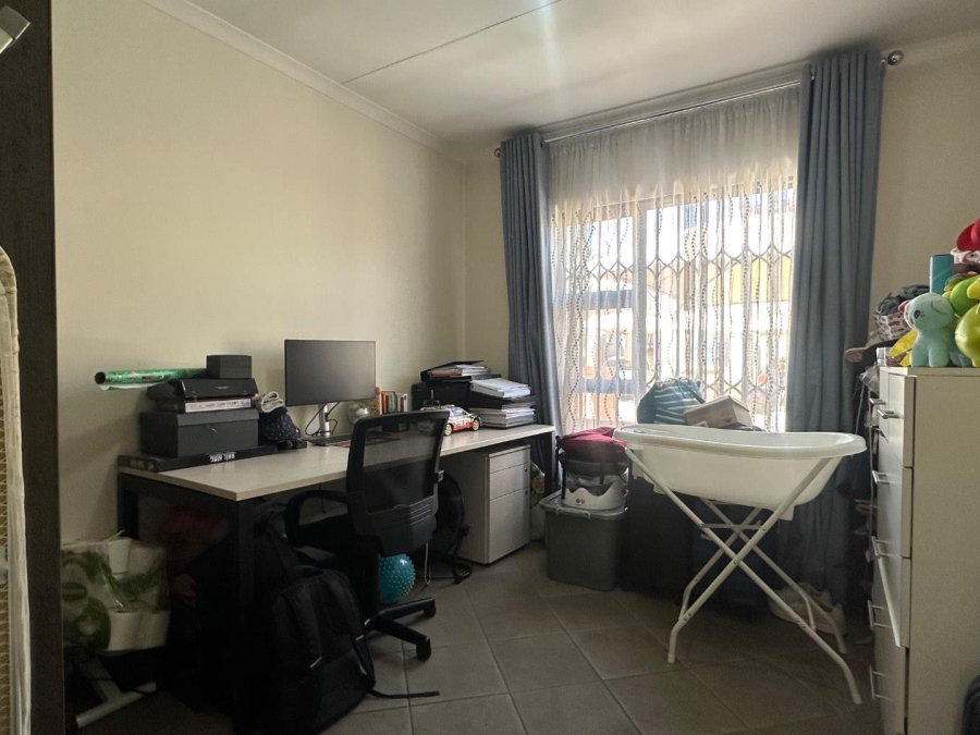 2 Bedroom Property for Sale in The Reeds Gauteng