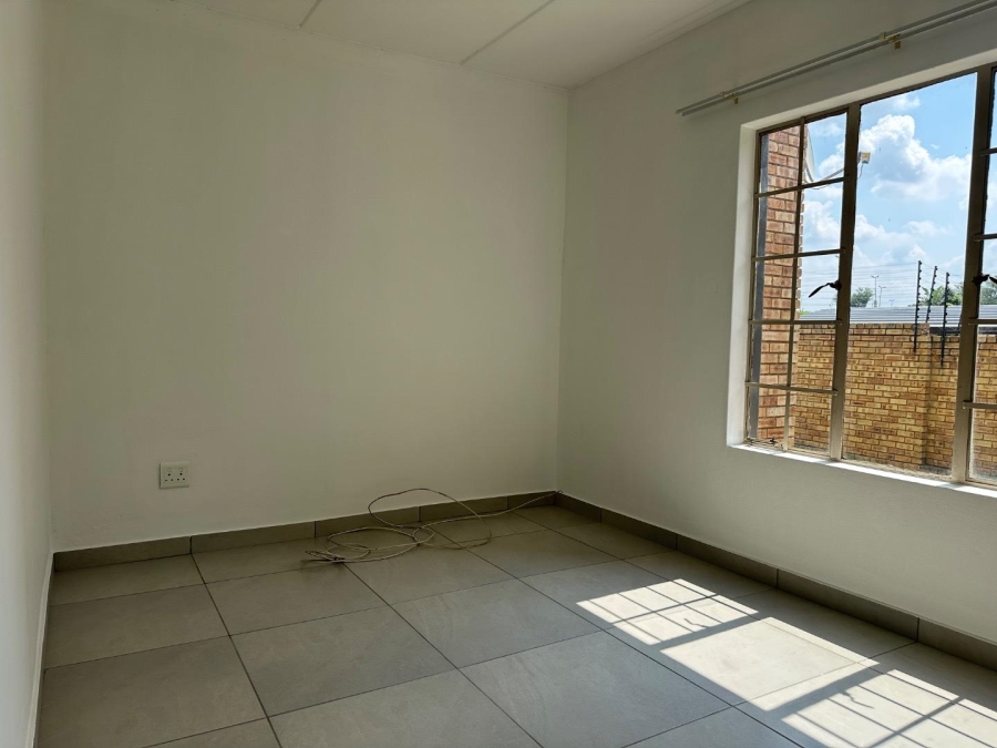 2 Bedroom Property for Sale in North Riding Gauteng