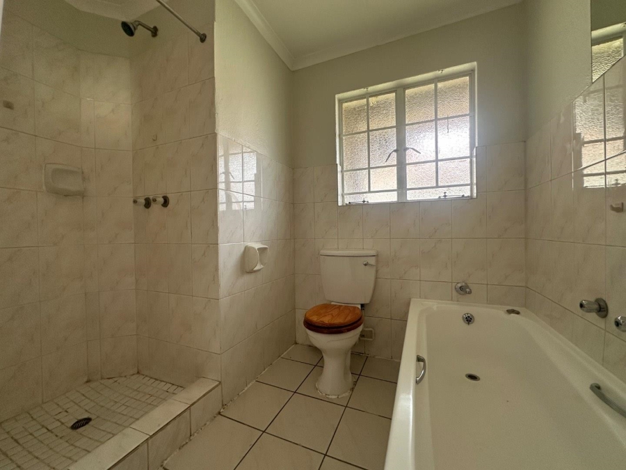 1 Bedroom Property for Sale in Vorna Valley Gauteng