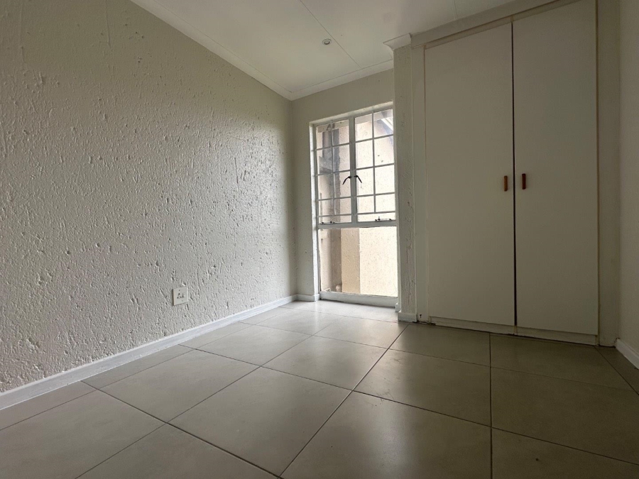 1 Bedroom Property for Sale in Vorna Valley Gauteng