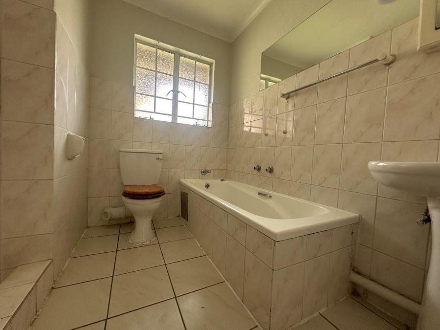 1 Bedroom Property for Sale in Vorna Valley Gauteng