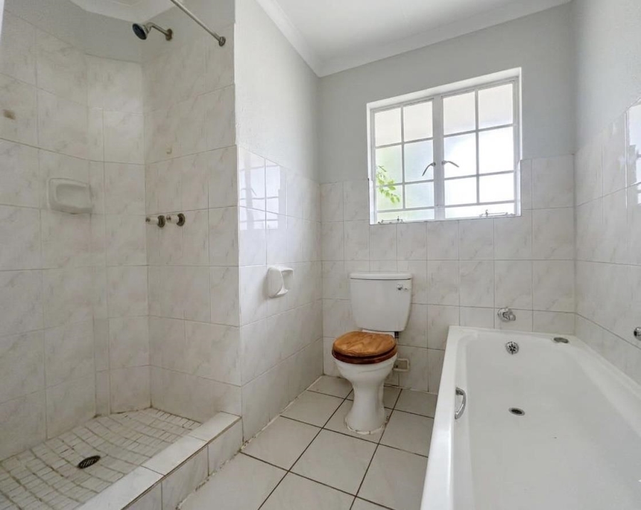 1 Bedroom Property for Sale in Vorna Valley Gauteng