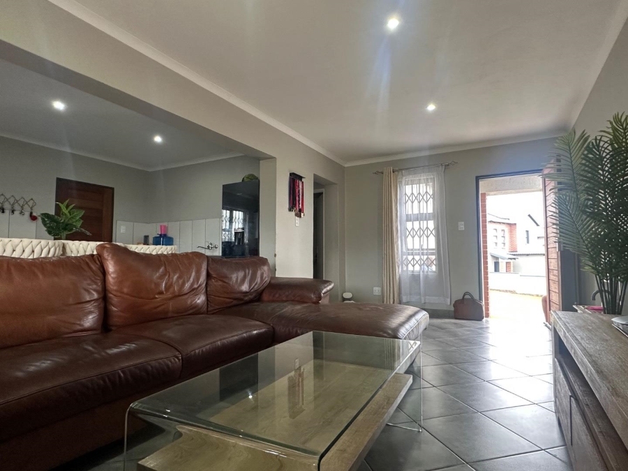 3 Bedroom Property for Sale in Kosmosdal Gauteng