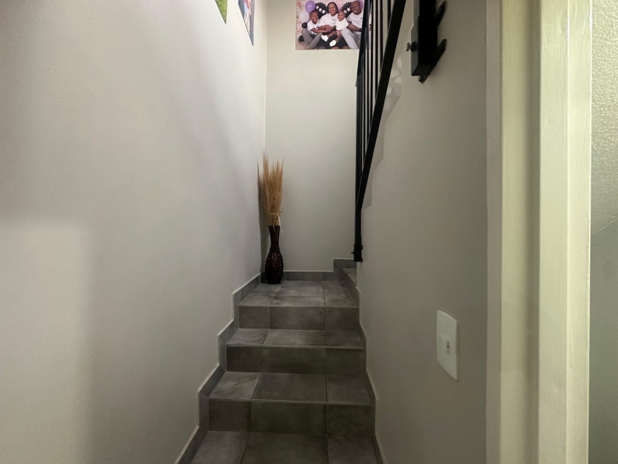 3 Bedroom Property for Sale in Kosmosdal Gauteng