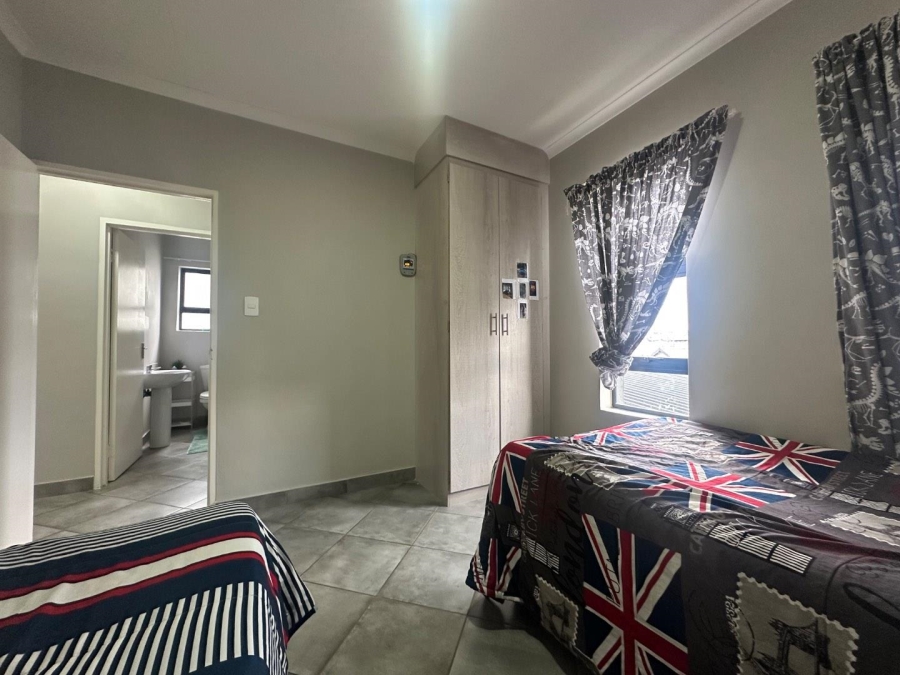 3 Bedroom Property for Sale in Kosmosdal Gauteng