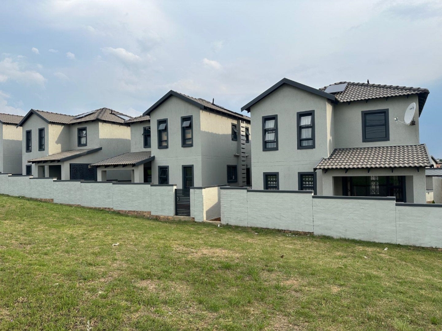 3 Bedroom Property for Sale in Kosmosdal Gauteng
