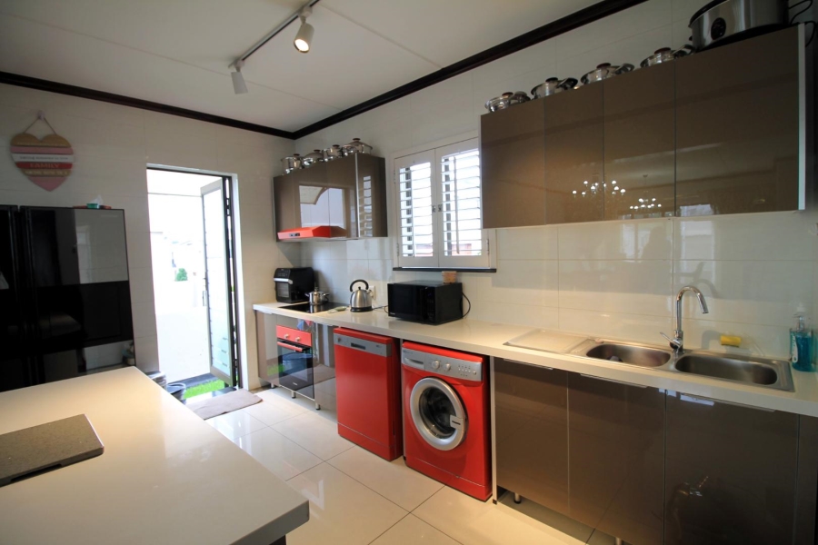 To Let 3 Bedroom Property for Rent in Craigavon Gauteng