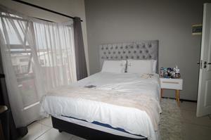 2 Bedroom Property for Sale in Greenstone Hill Gauteng