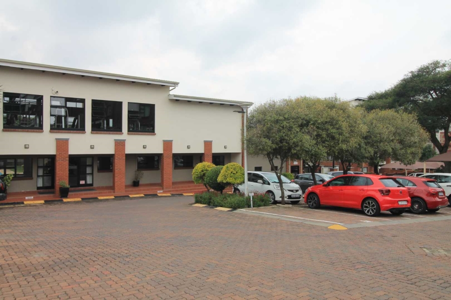 2 Bedroom Property for Sale in Greenstone Hill Gauteng